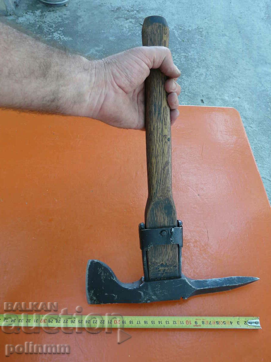 Delivery of German Pickaxe / Ax WW 1- WW 2
