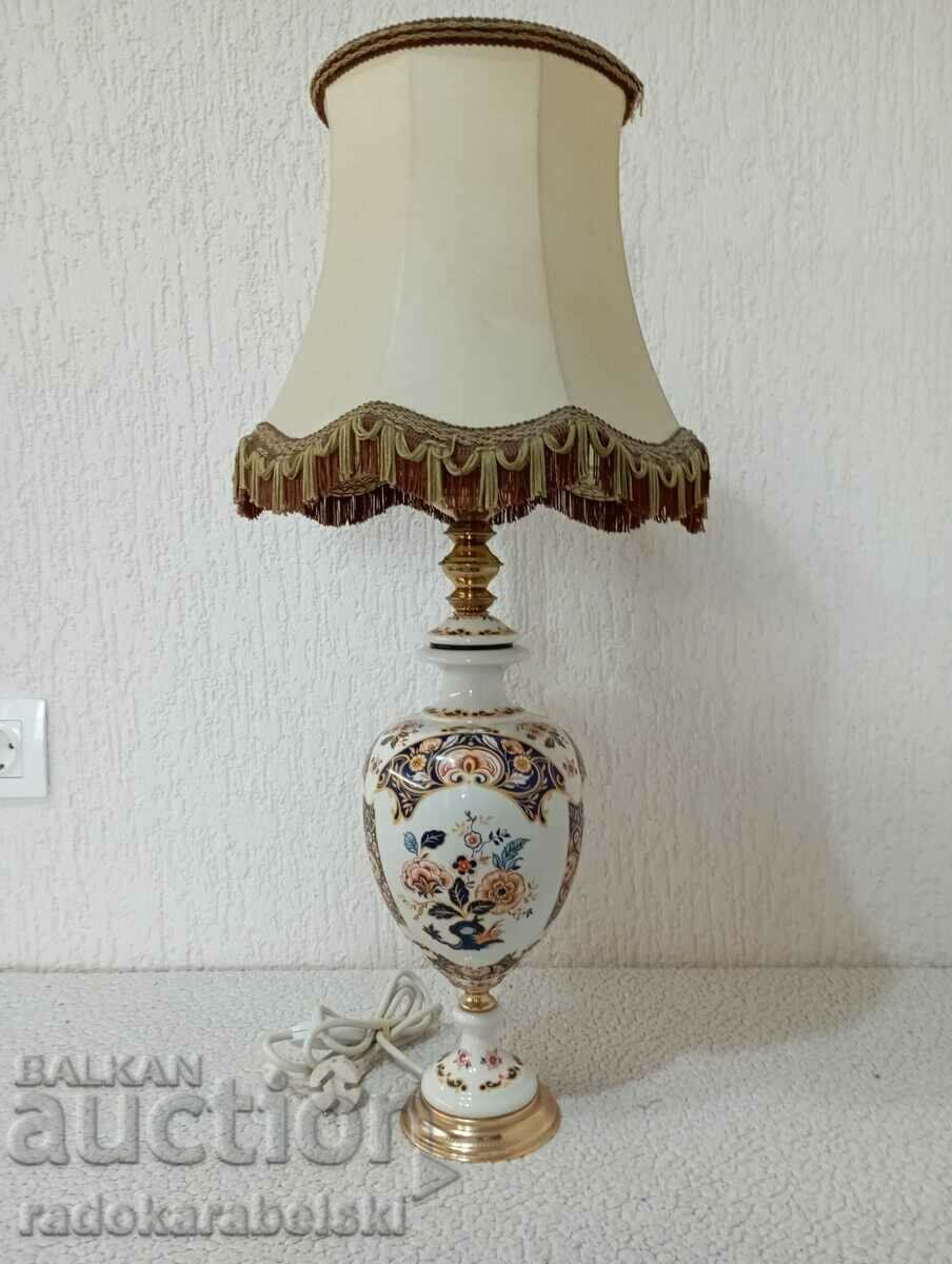 Голяма красива старинна порцеланова лампа