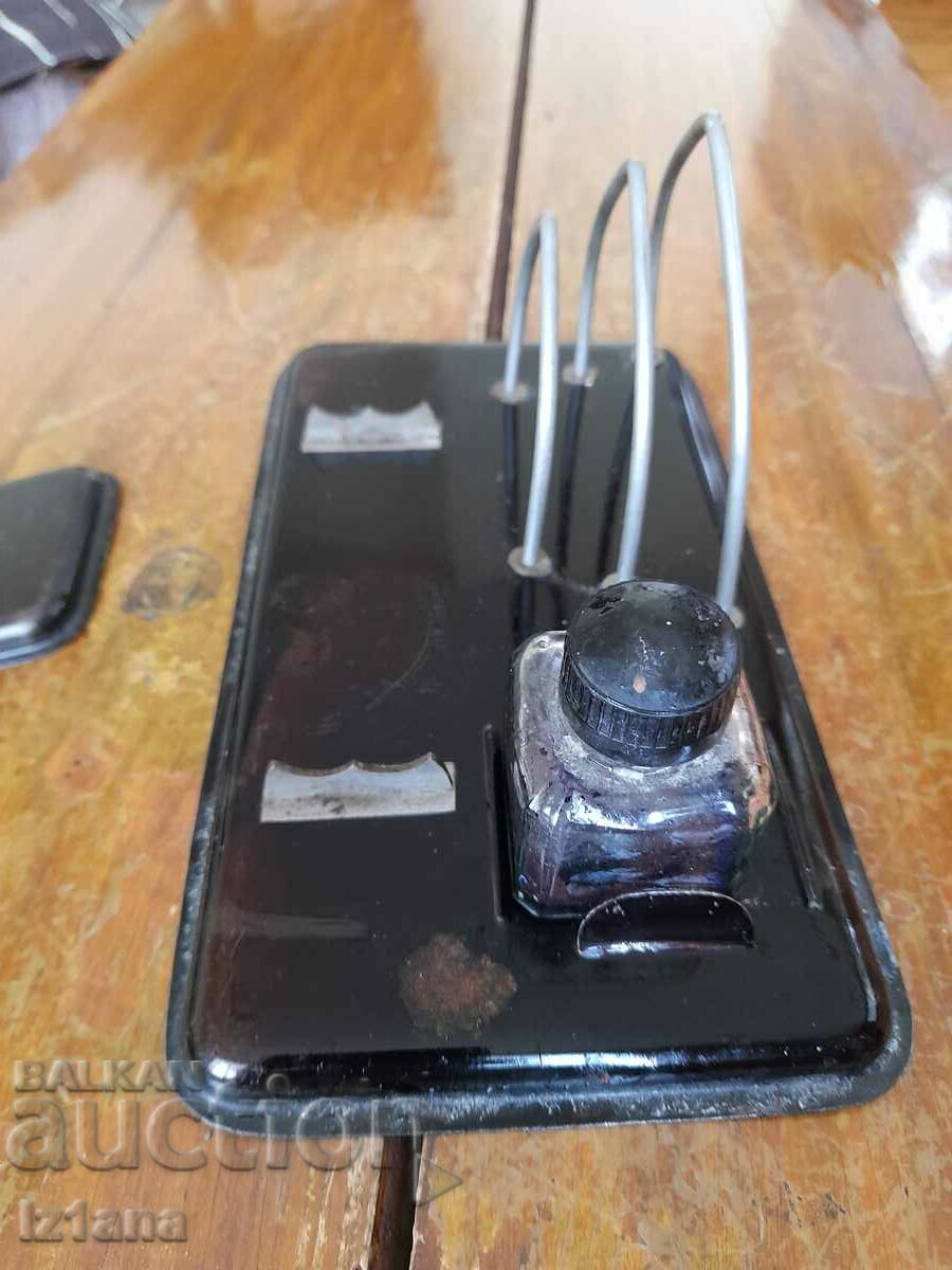 Παλιό μελανοδοχείο με τιμή 130.00 BGN | € 66.47