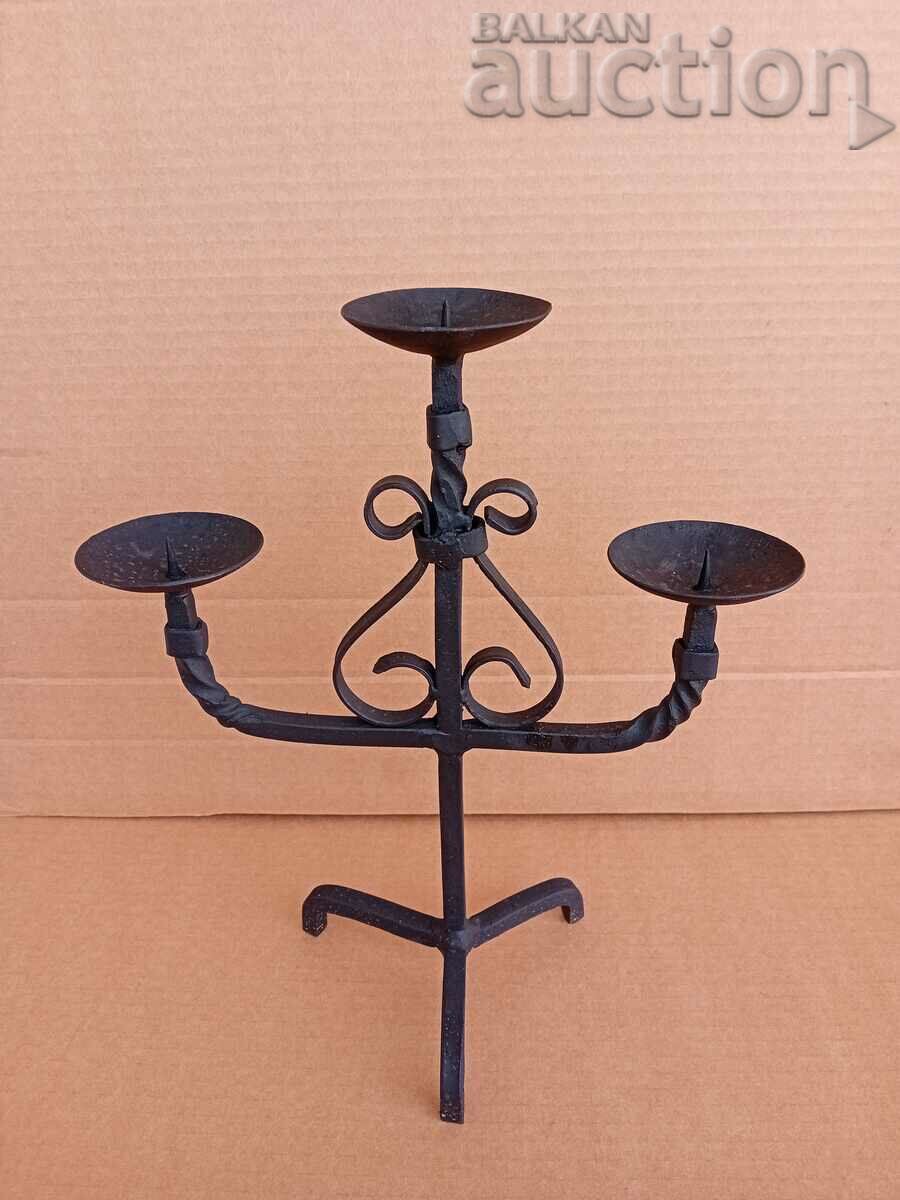 Licitație Trio de lămpi de sfeșnic din fier antic, lucrat manual