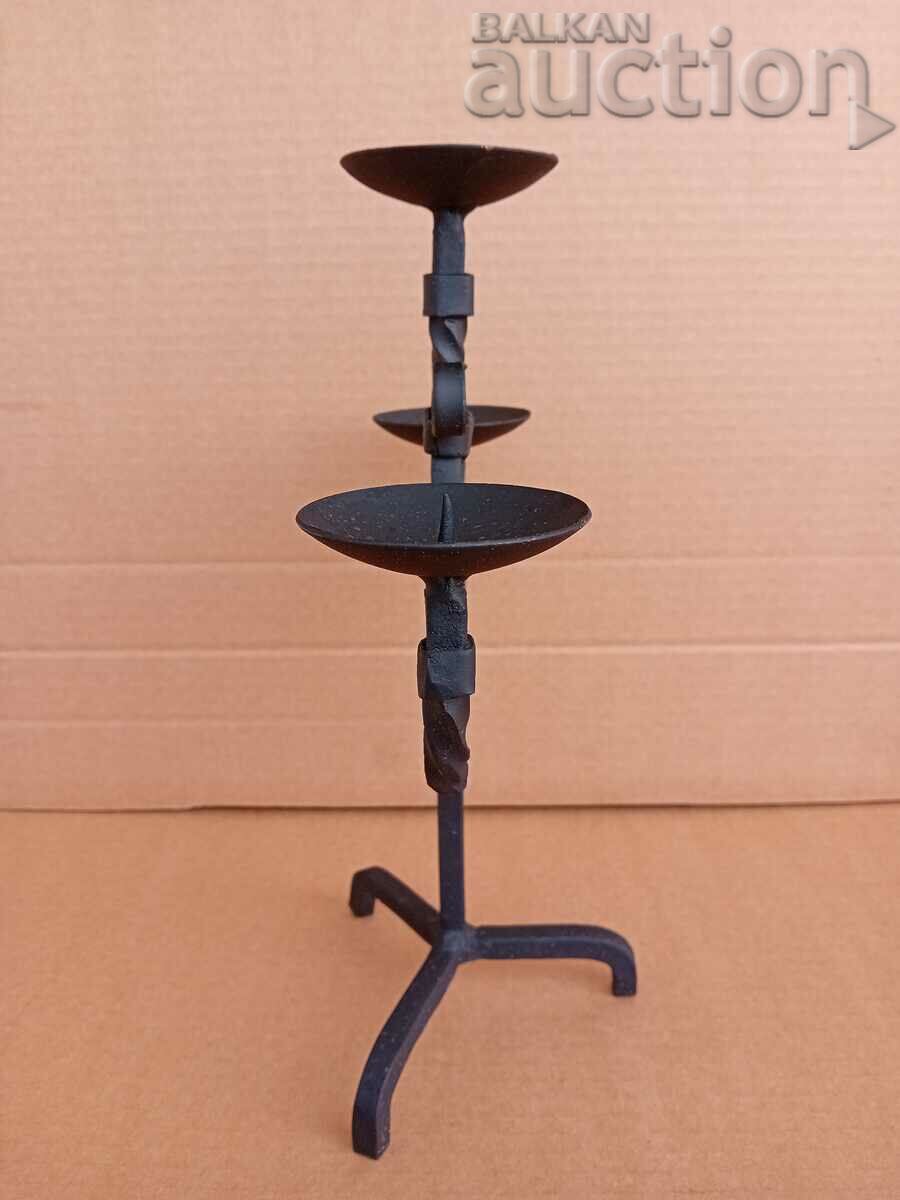 Livrarea Trio de lămpi de sfeșnic din fier antic, lucrat manual