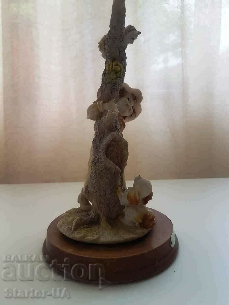 Beautiful figurine (By Michelangelo). with price 1.00 BGN | € 0.51 Beautiful figurine (By Michelangelo). with price 1.00 BGN | € 0.51