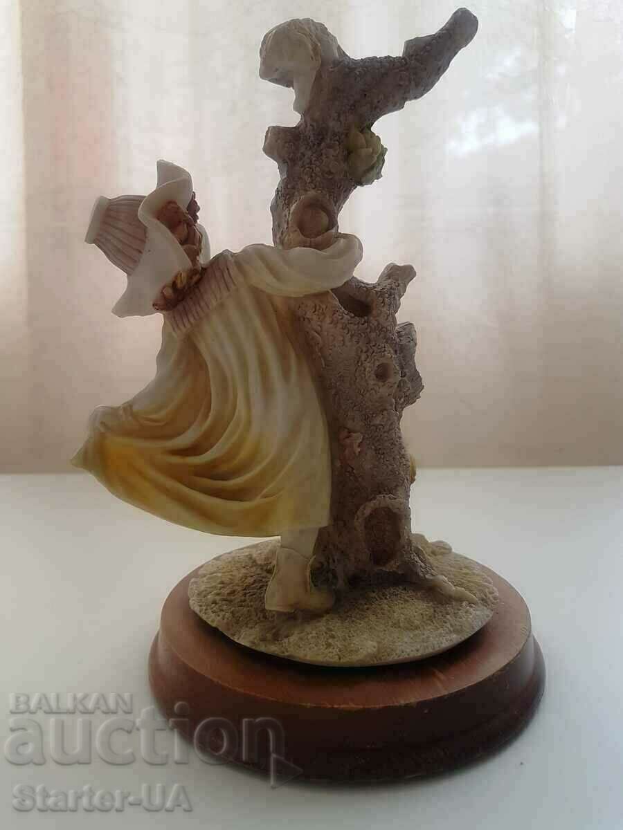 Auction Beautiful figurine (By Michelangelo). Auction Beautiful figurine (By Michelangelo).