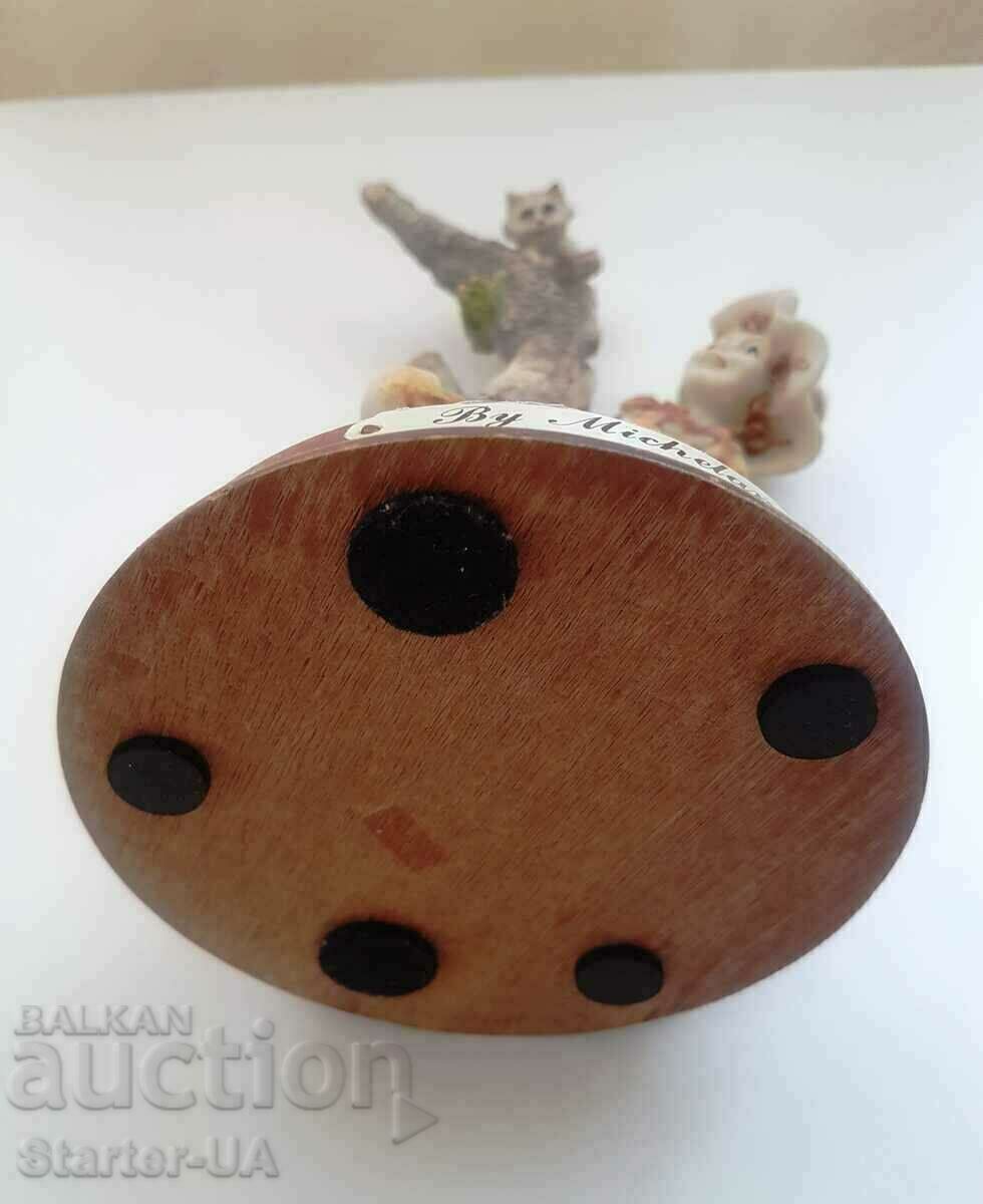 Beautiful figurine (By Michelangelo). - 5 Beautiful figurine (By Michelangelo). - 5