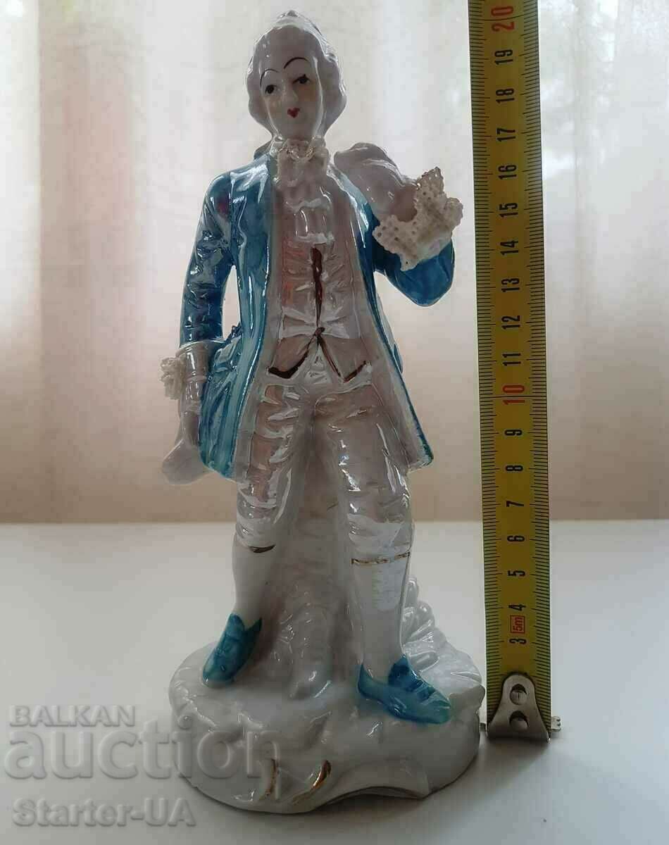 EXCELLENT VINTAGE PORCELAIN FIGURE "NOBLEMAN" - 6