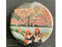 37558 Marea Britanie semnează trupa de heavy metal Iron Maiden