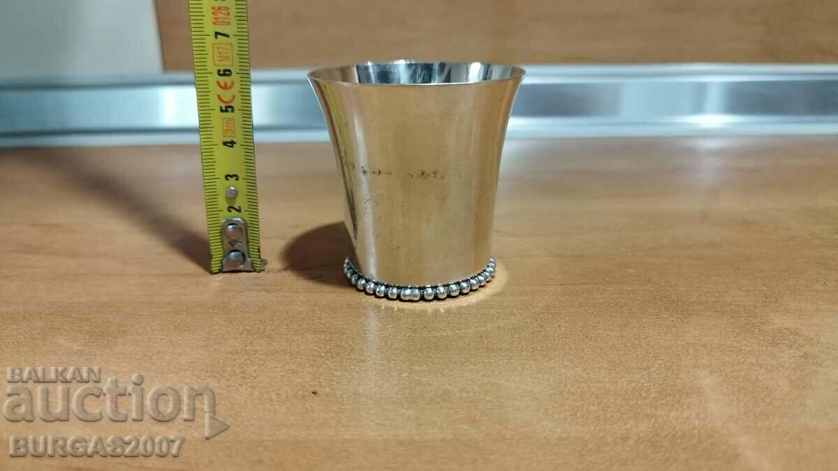 Стара, метална, посребрена чашка