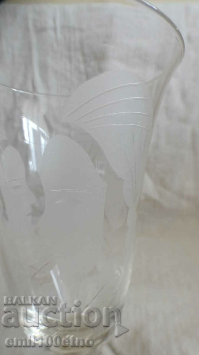 Πολύ παλιό γυάλινο κύπελλο με χαραγμένο γυναικείο πρόσωπο στο προφίλ - 6 Πολύ παλιό γυάλινο κύπελλο με χαραγμένο γυναικείο πρόσωπο στο προφίλ - 6