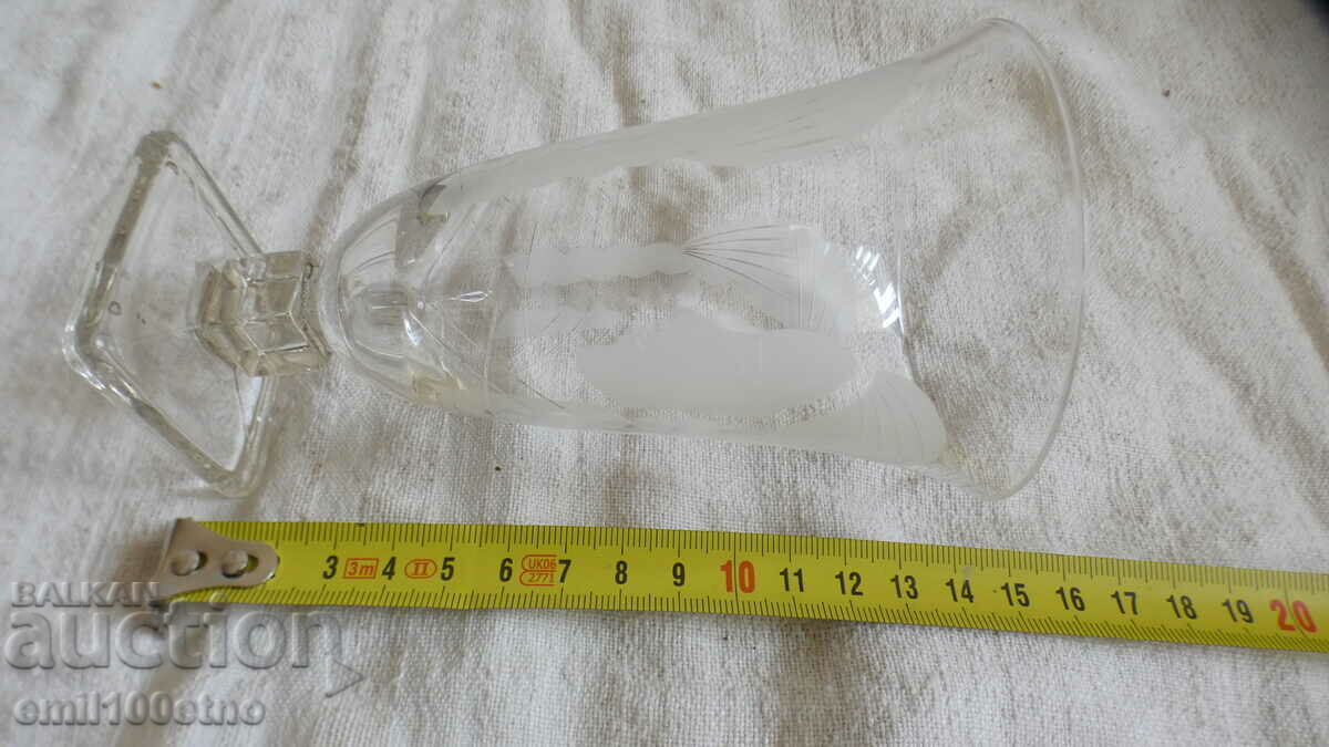 Πολύ παλιό γυάλινο κύπελλο με χαραγμένο γυναικείο πρόσωπο στο προφίλ - 7 Πολύ παλιό γυάλινο κύπελλο με χαραγμένο γυναικείο πρόσωπο στο προφίλ - 7