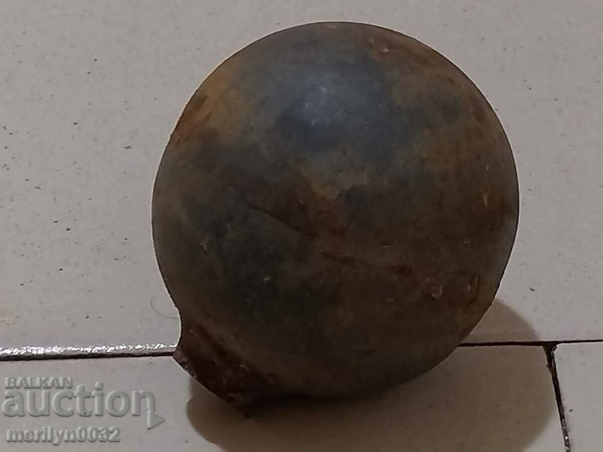 Cazul grenadelor de asalt neexplodate al doilea război mondial NESICURI cu preț 68.00 BGN | € 34.77 Cazul grenadelor de asalt neexplodate al doilea război mondial NESICURI cu preț 68.00 BGN | € 34.77