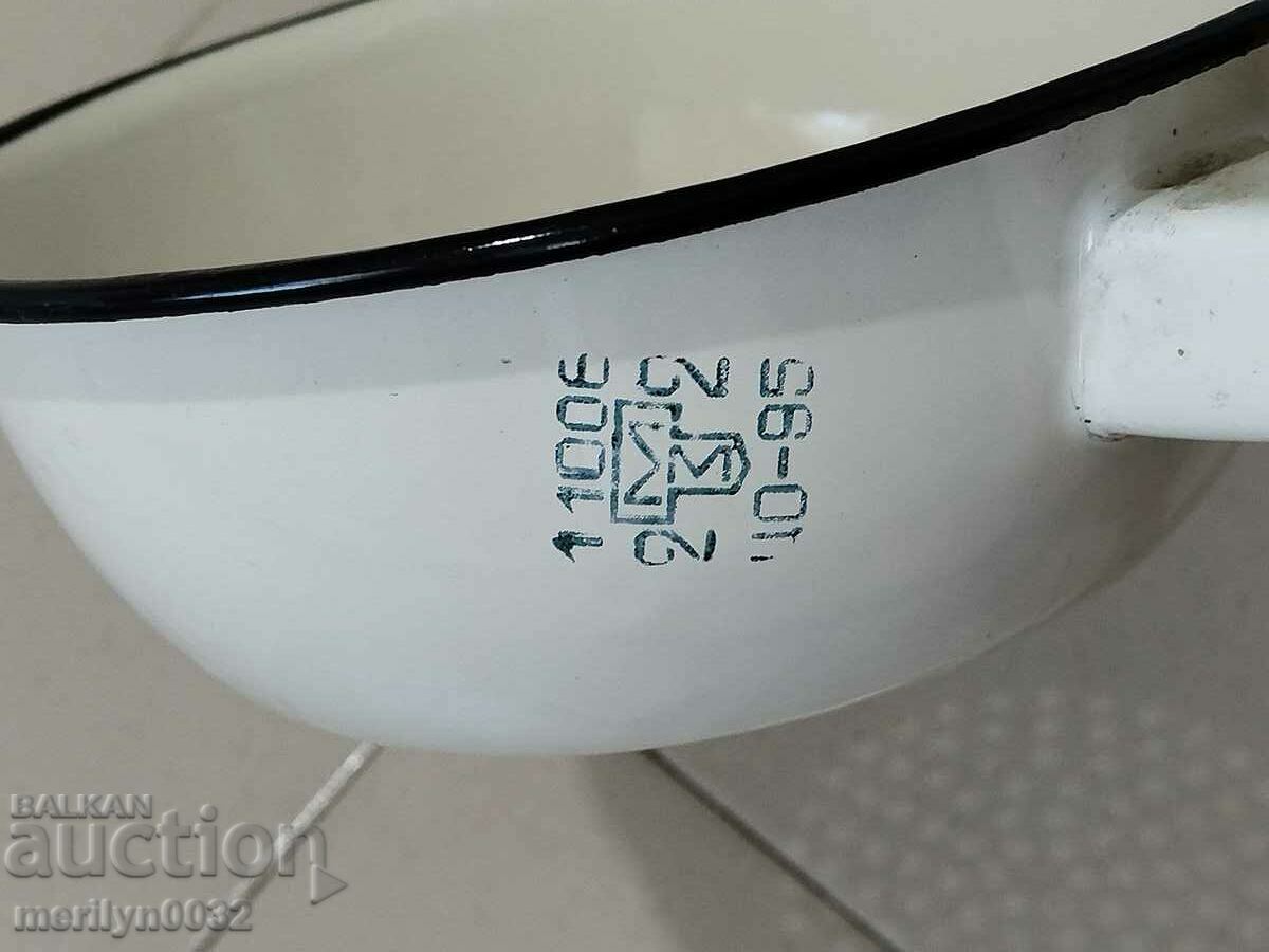 Delivery of Old enamel colander, dish with USSR enamel Delivery of Old enamel colander, dish with USSR enamel