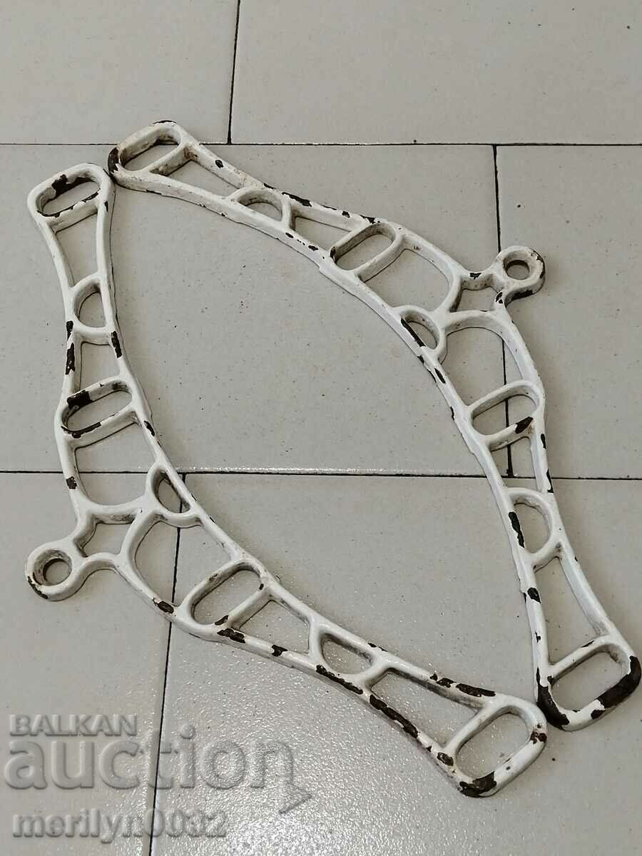 Two cast iron racks embossed cast iron - 5 Two cast iron racks embossed cast iron - 5