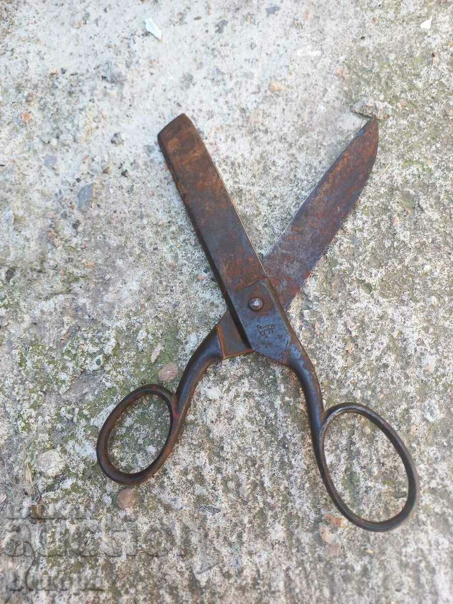 SOLINGEN MANN & FEDERLEIN OLD SCISSORS with price 120.00 BGN | € 61.36 SOLINGEN MANN & FEDERLEIN OLD SCISSORS with price 120.00 BGN | € 61.36