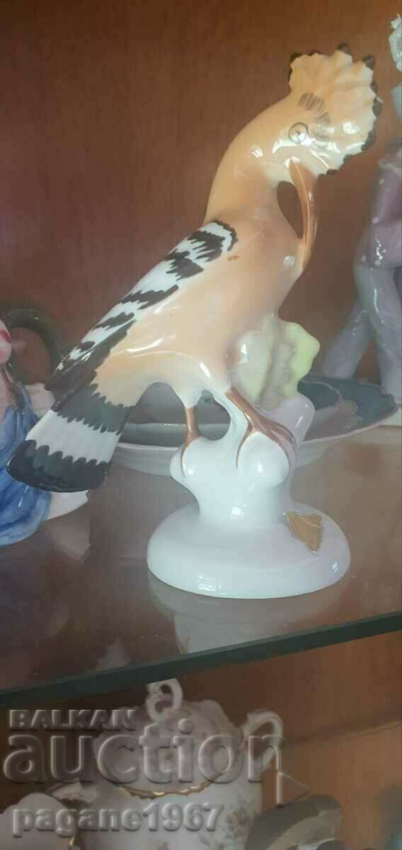 Auction Beautiful porcelain birds Auction Beautiful porcelain birds