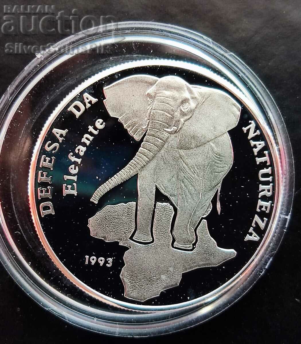 Silver 10000 Pesos Elephant Endangered Animals 1993 Guinea Bissau