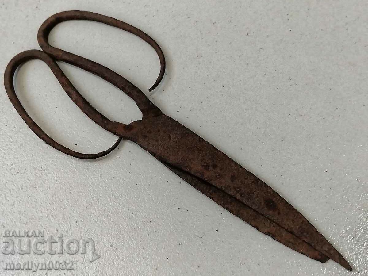 Antique forged scissors wrought iron scissors with price 39.00 BGN | € 19.94 Antique forged scissors wrought iron scissors with price 39.00 BGN | € 19.94