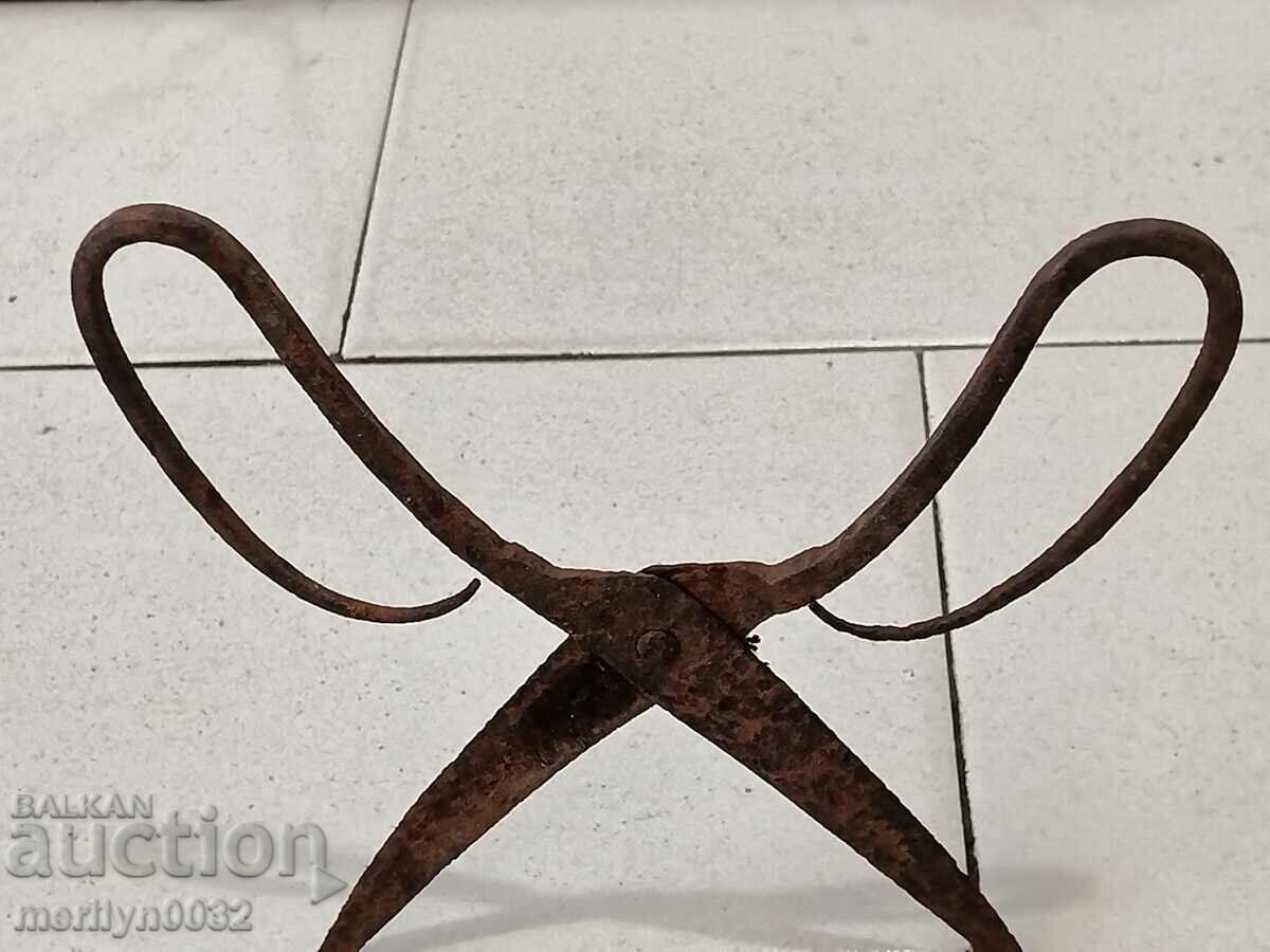 Delivery of Antique forged scissors wrought iron scissors Delivery of Antique forged scissors wrought iron scissors