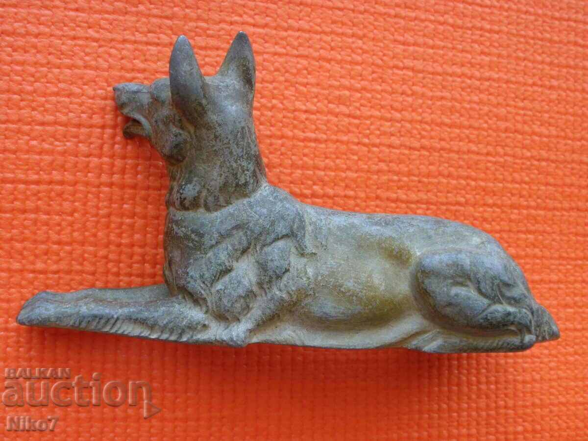 Auction Old, metal statuette of a dog - "German Shepherd". Auction Old, metal statuette of a dog - "German Shepherd".