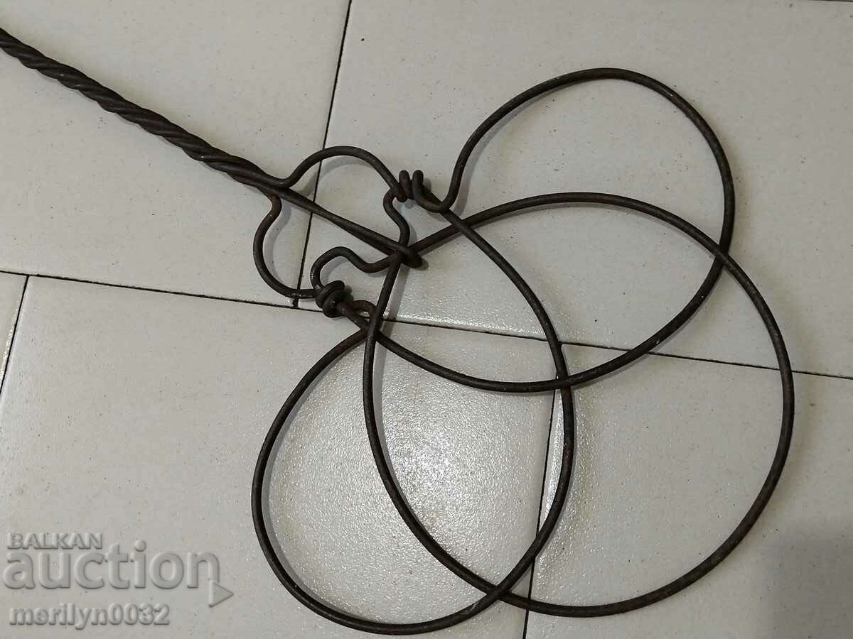 Auction An old hammer for hammering rugs, carpets, blankets, quilts Auction An old hammer for hammering rugs, carpets, blankets, quilts