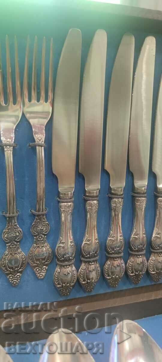 Παράδοση ΣΕΤ ΑΡΙΣΤΟΚΡΑΤΙΚΩΝ ΡΩΣΙΚΩΝ μαχαιροπήρουνων ΑΝΤΙΚΕ Παράδοση ΣΕΤ ΑΡΙΣΤΟΚΡΑΤΙΚΩΝ ΡΩΣΙΚΩΝ μαχαιροπήρουνων ΑΝΤΙΚΕ