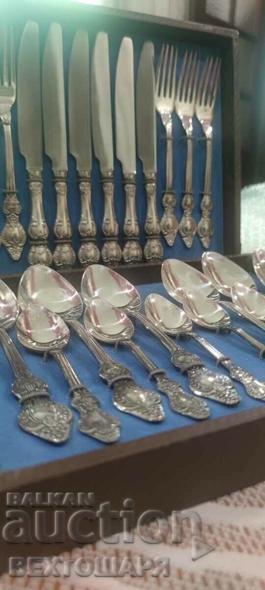 ΣΕΤ ΑΡΙΣΤΟΚΡΑΤΙΚΩΝ ΡΩΣΙΚΩΝ μαχαιροπήρουνων ΑΝΤΙΚΕ - 6 ΣΕΤ ΑΡΙΣΤΟΚΡΑΤΙΚΩΝ ΡΩΣΙΚΩΝ μαχαιροπήρουνων ΑΝΤΙΚΕ - 6