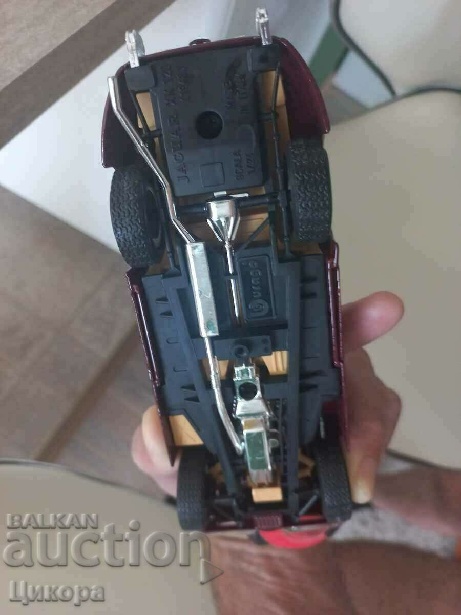 METAL TRUCK JAGUAR XK 12O 1948 BURAGO 1/24 - 7 METAL TRUCK JAGUAR XK 12O 1948 BURAGO 1/24 - 7
