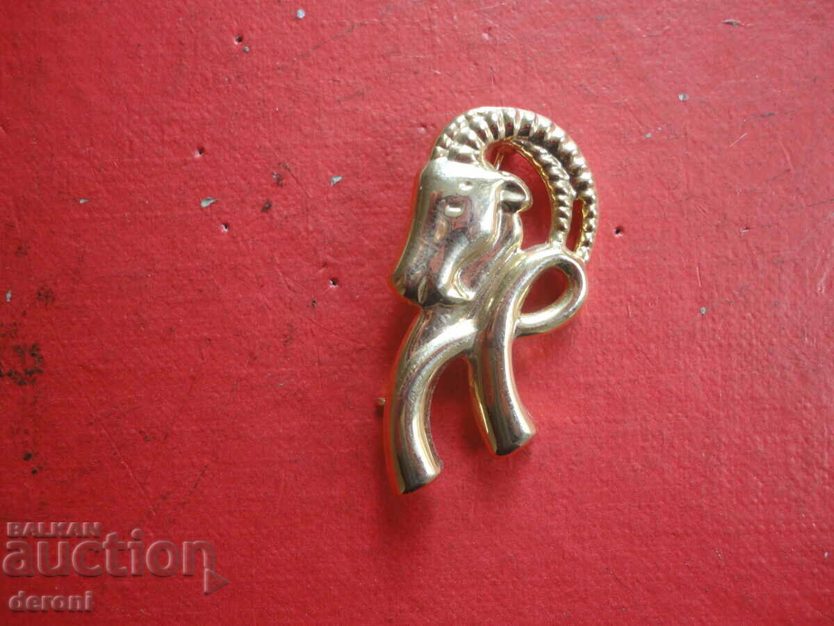 Gilt brooch 43 with price 10.00 BGN | € 5.11 Gilt brooch 43 with price 10.00 BGN | € 5.11