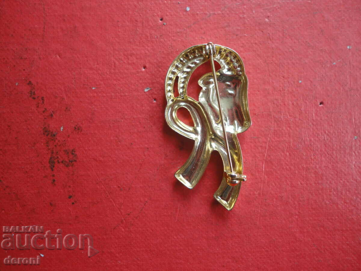 Auction Gilt brooch 43 Auction Gilt brooch 43