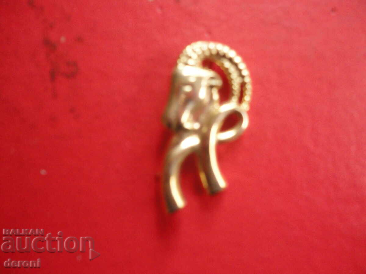 Delivery of Gilt brooch 43 Delivery of Gilt brooch 43