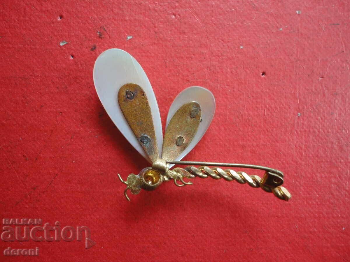 Delivery of dragonfly brooch Delivery of dragonfly brooch