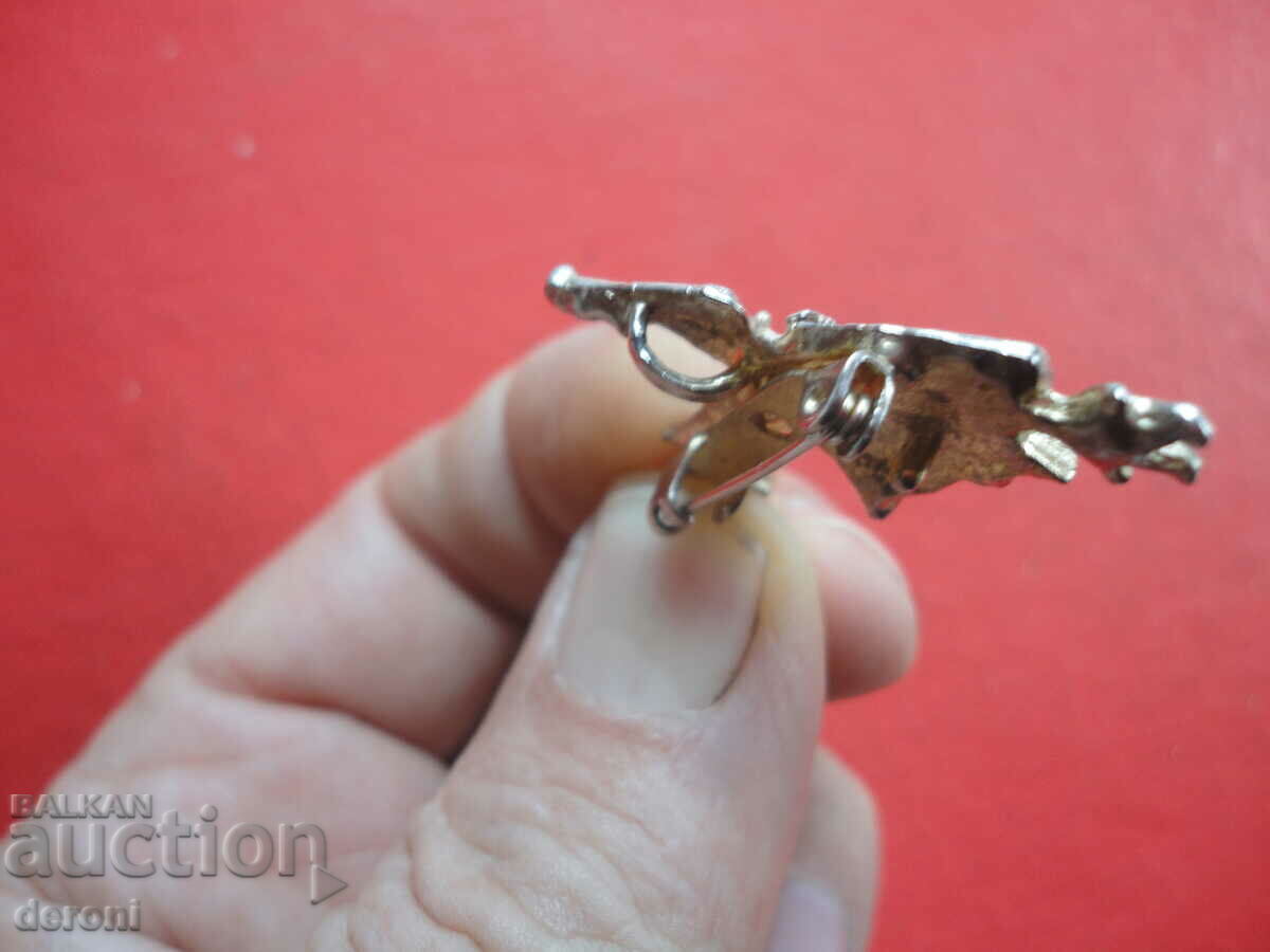 A great enamel locket brooch - 6 A great enamel locket brooch - 6