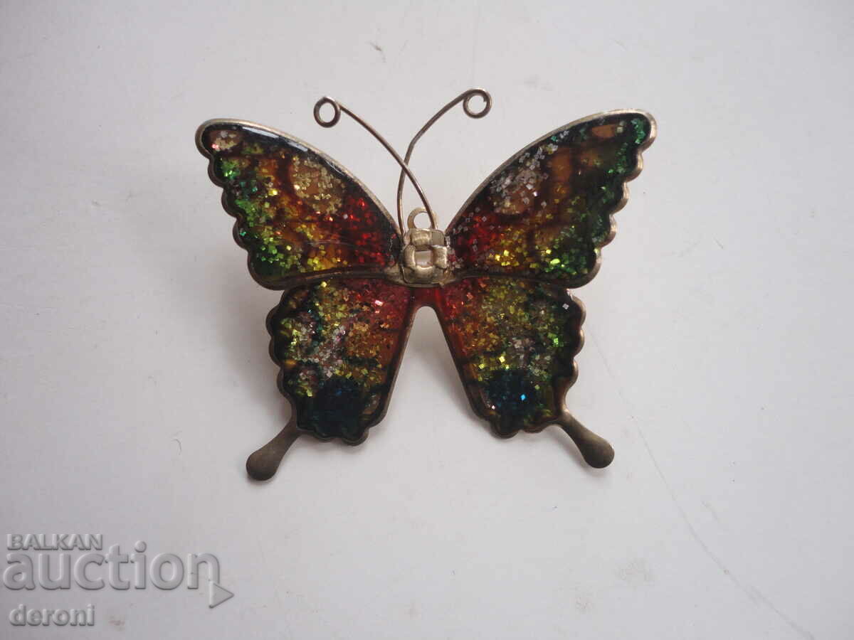 Auction Gilt enamel brooch 47 Auction Gilt enamel brooch 47