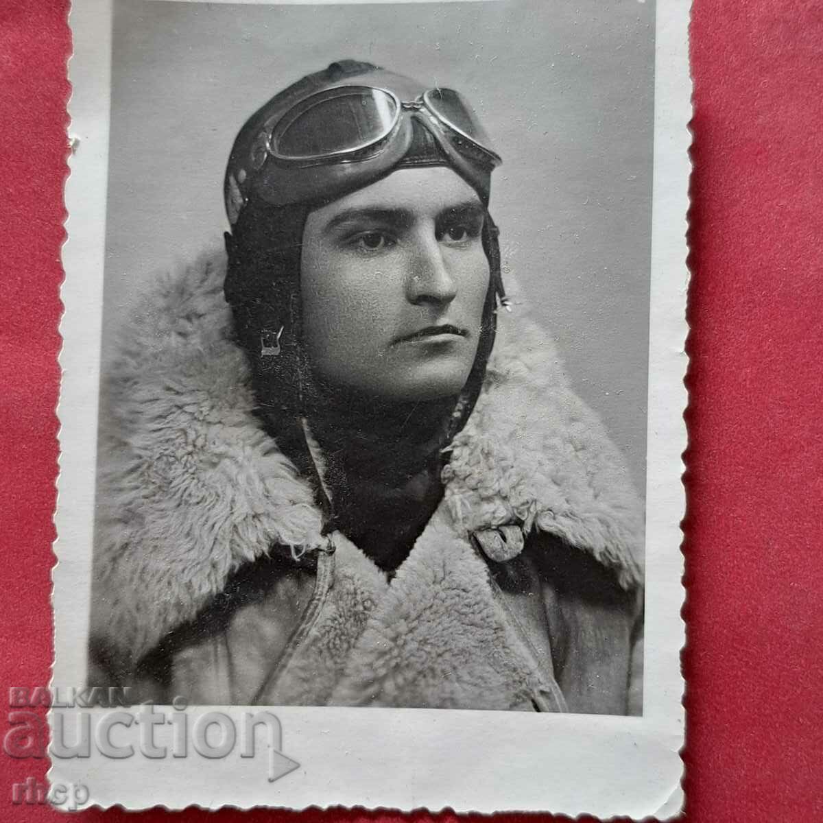 Царство България пилот летец с боне и очила стара снимка