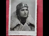 Παλιά φωτογραφία πιλότος αεροπόρου του Βασιλείου της Βουλγαρίας με καπάκι και γυαλιά