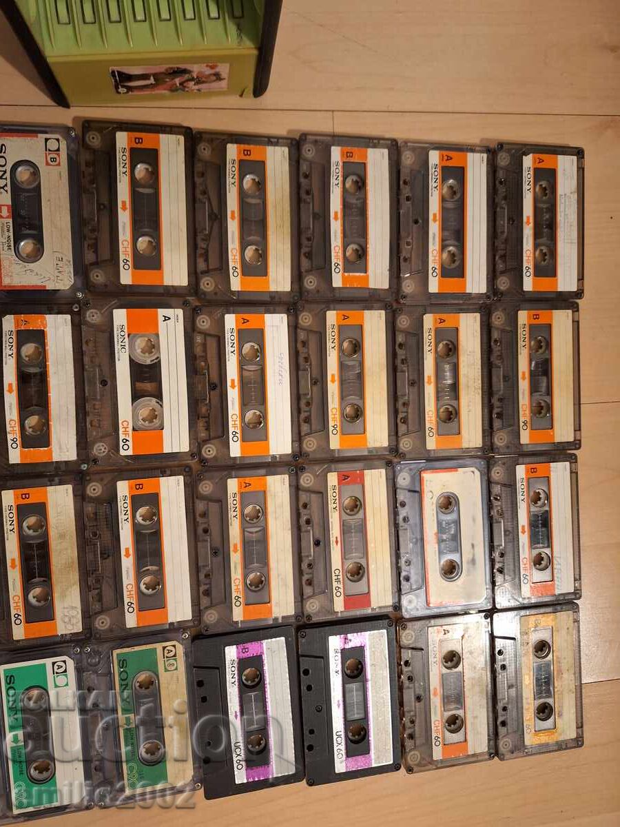 Auction  Sony audio cassettes 32pcs in a carousel stand