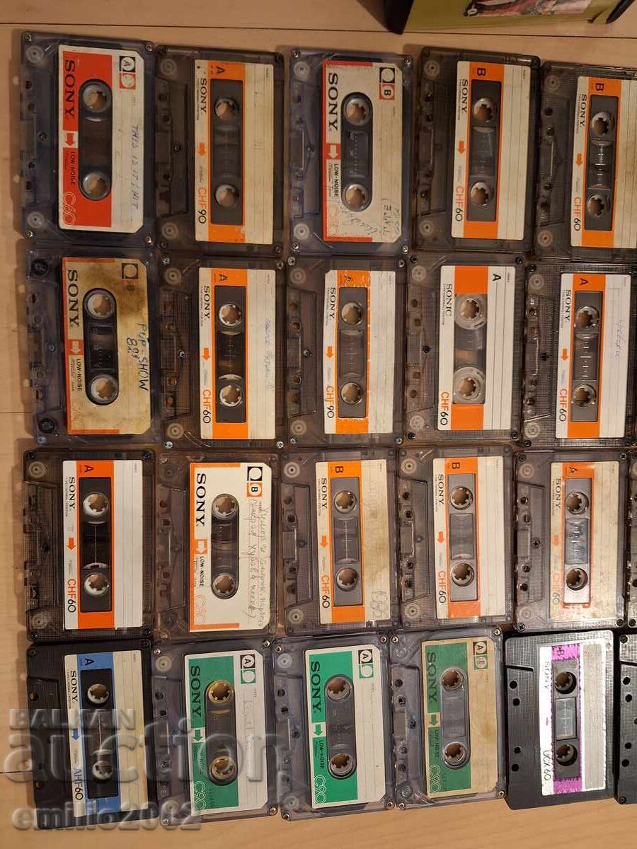 Delivery of Sony audio cassettes 32pcs in a carousel stand