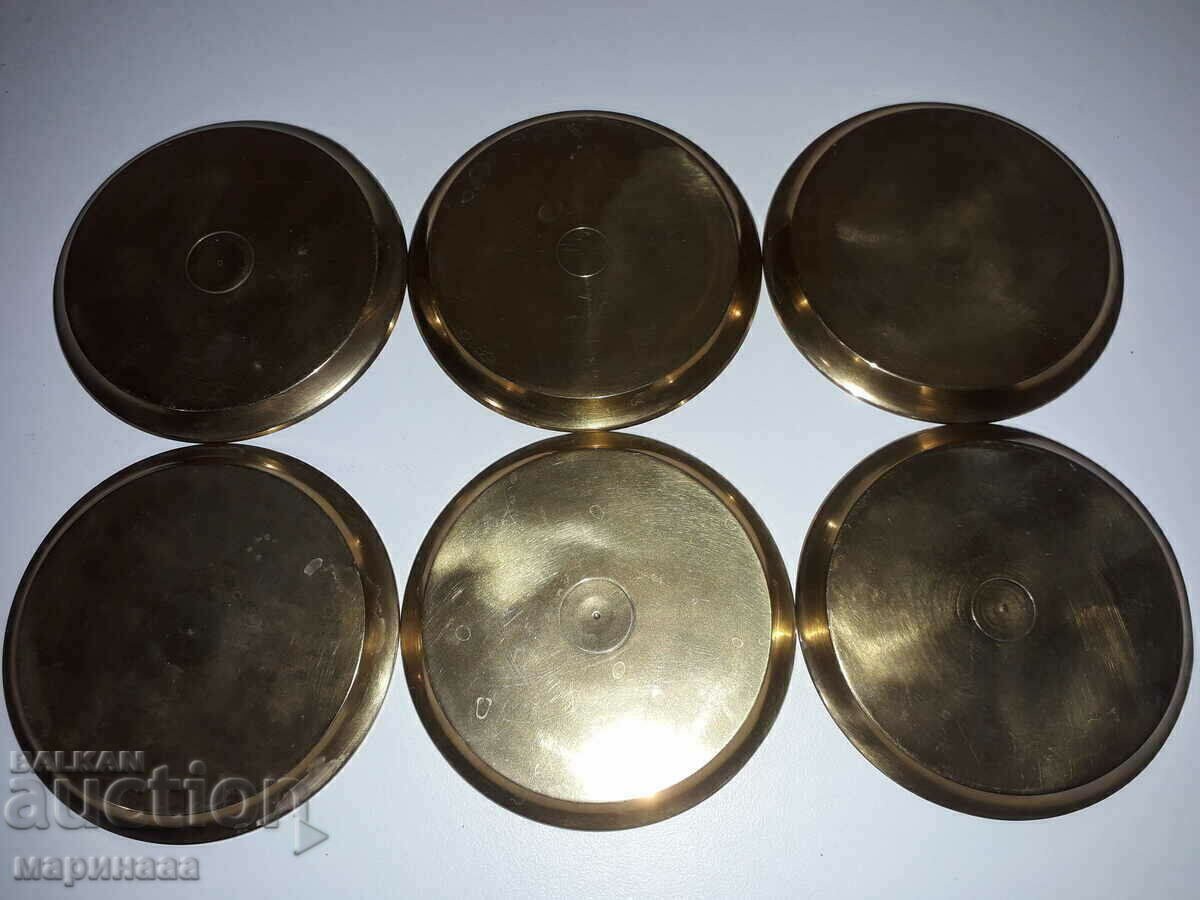 Delivery of SET OF SOLID PLATES. BRASS, ENAMEL Delivery of SET OF SOLID PLATES. BRASS, ENAMEL