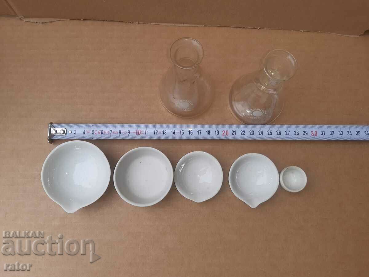 Laboratory glassware - FLASKS, PORCELAIN CUPS - 7 pcs