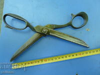 Old massive scissor zig / zag