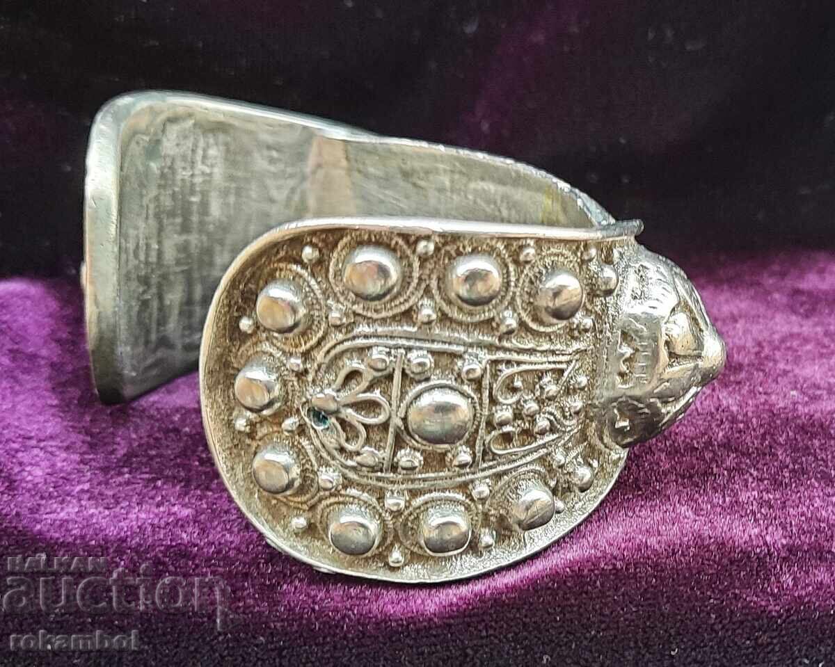 Auction Renaissance silver slingshot bracelet. Auction Renaissance silver slingshot bracelet.