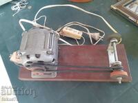 Old electric grinder for small and fine objects