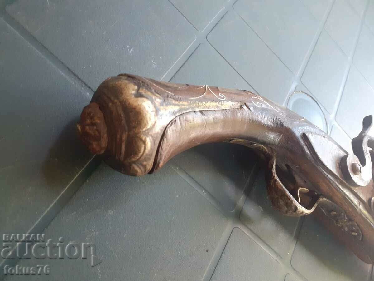 Auction Old flint pishtov with inlays and mother-of-pearl inlays - replica Auction Old flint pishtov with inlays and mother-of-pearl inlays - replica
