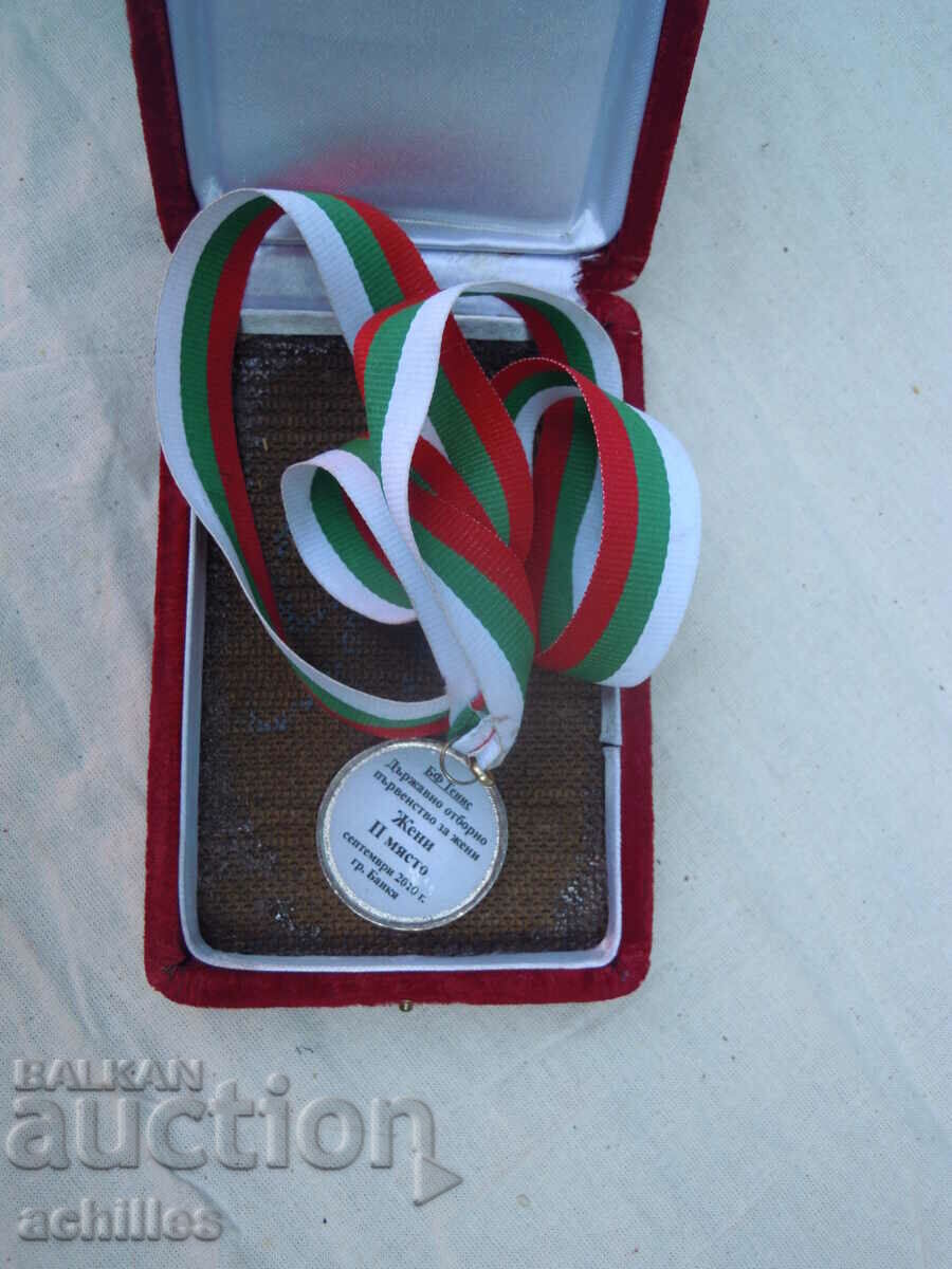 MEDAL WITH TENNIS BOX