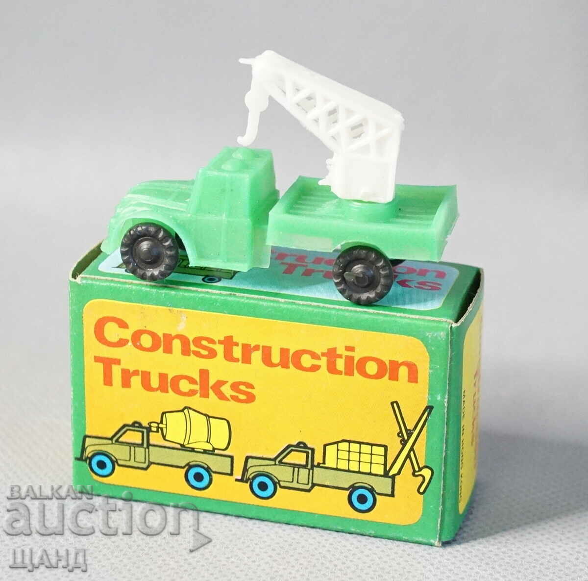 Παλιό Soc πλαστικό παιχνίδι μοντέλο γερανός φορτηγού με κουτί