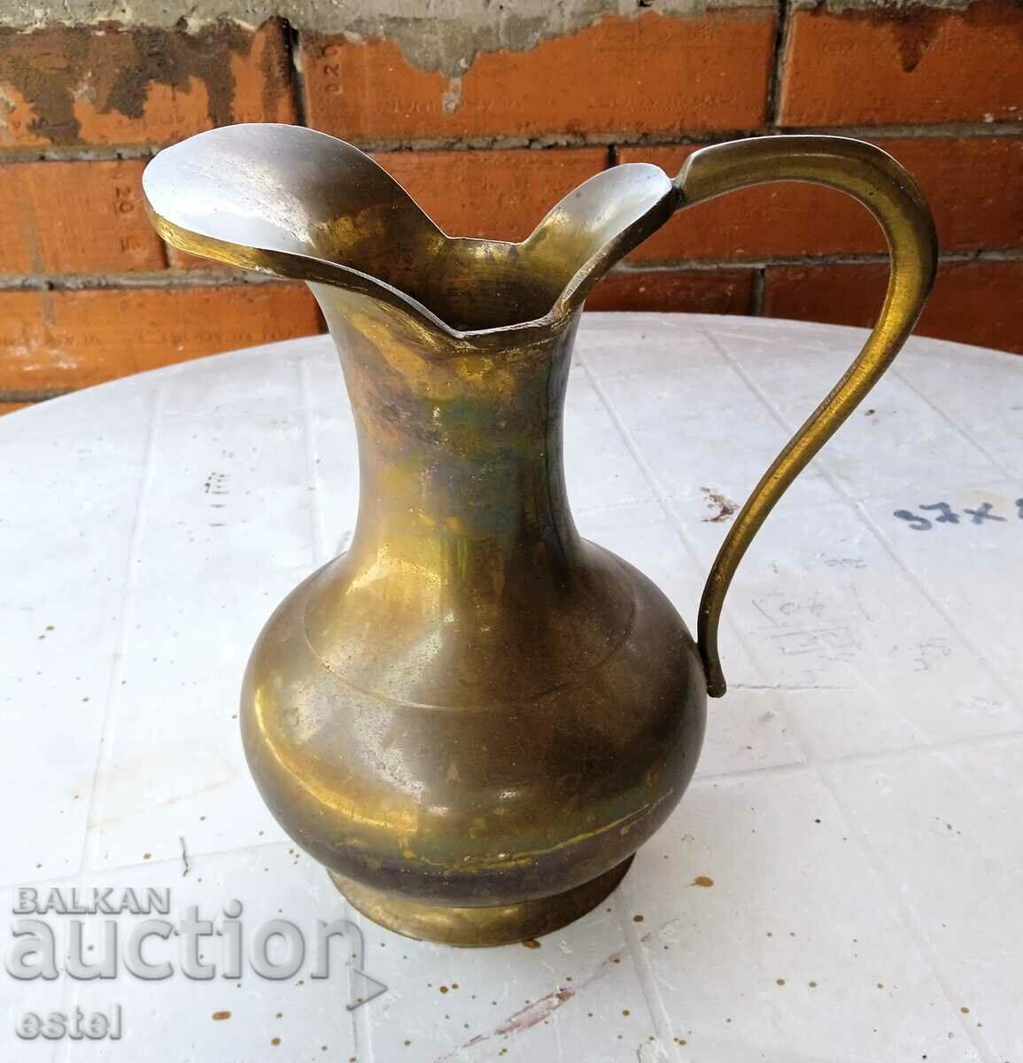 Стара бронзова  кана,  съд, чайник, ваза