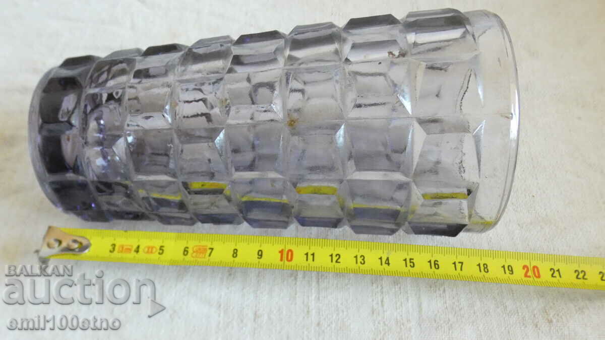 Delivery of Vase of solid colored glass from soca