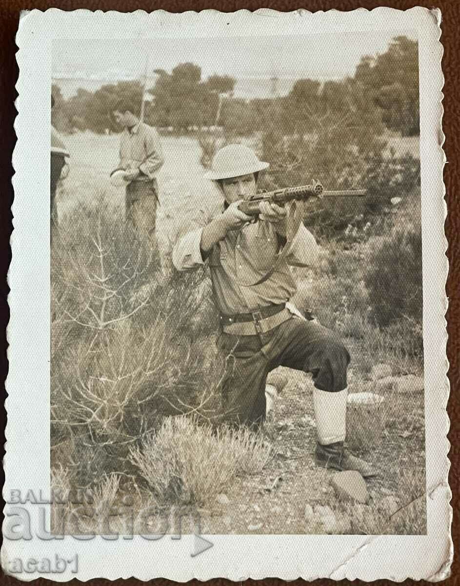 Delivery of Greece Certificate Medal National Resistance 1941/1945 Delivery of Greece Certificate Medal National Resistance 1941/1945