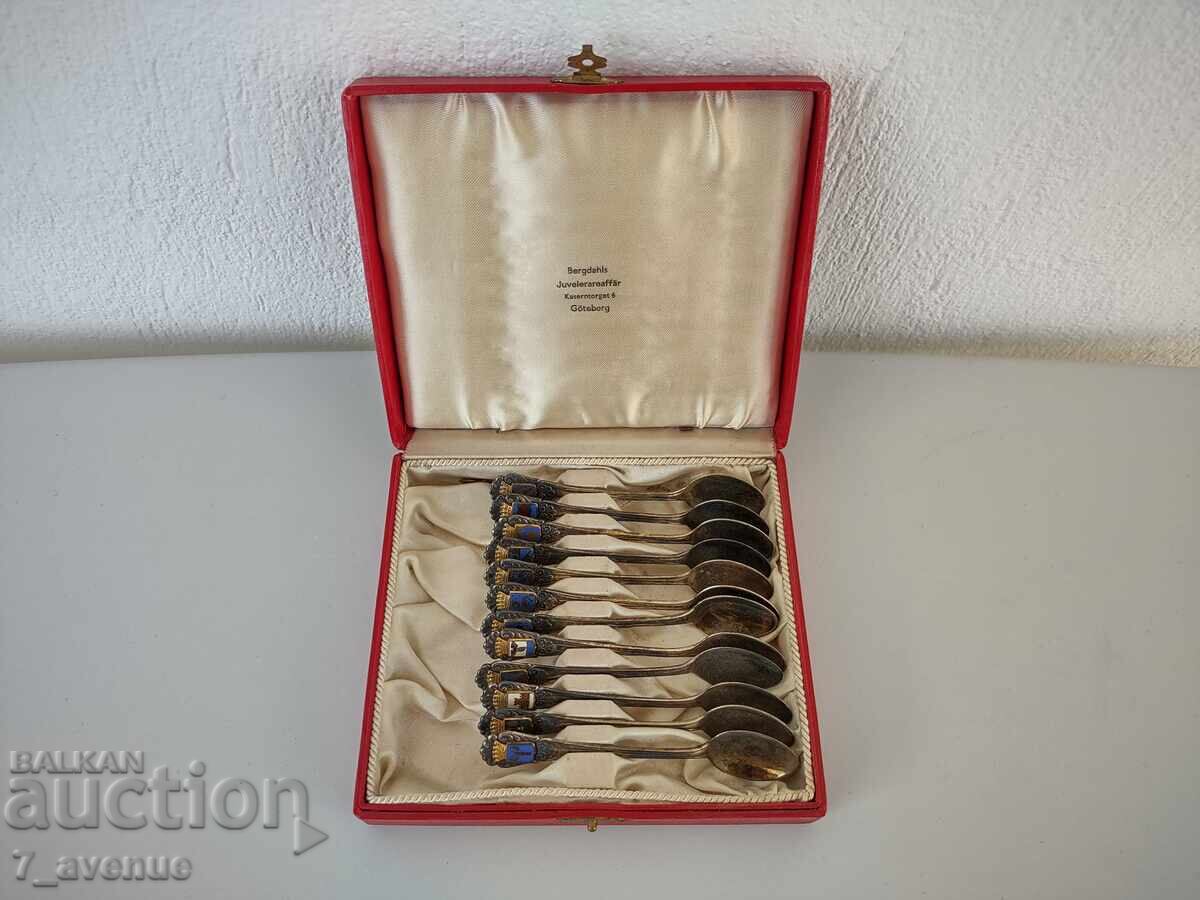 Auction  Z. Silver-plated cutlery spoons, 24.11.25