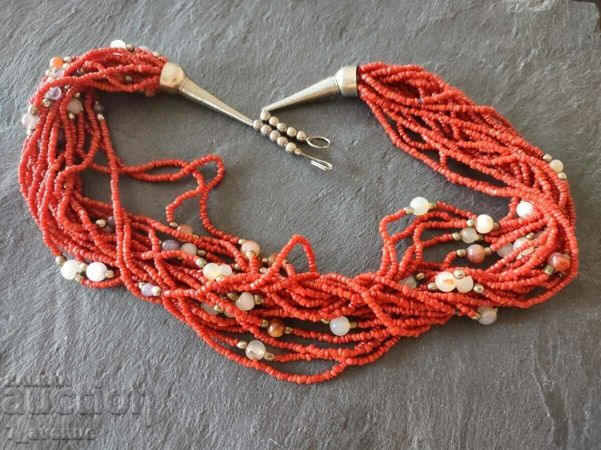 NECKLACE of red coral with stones 06/19/24 NECKLACE of red coral with stones 06/19/24