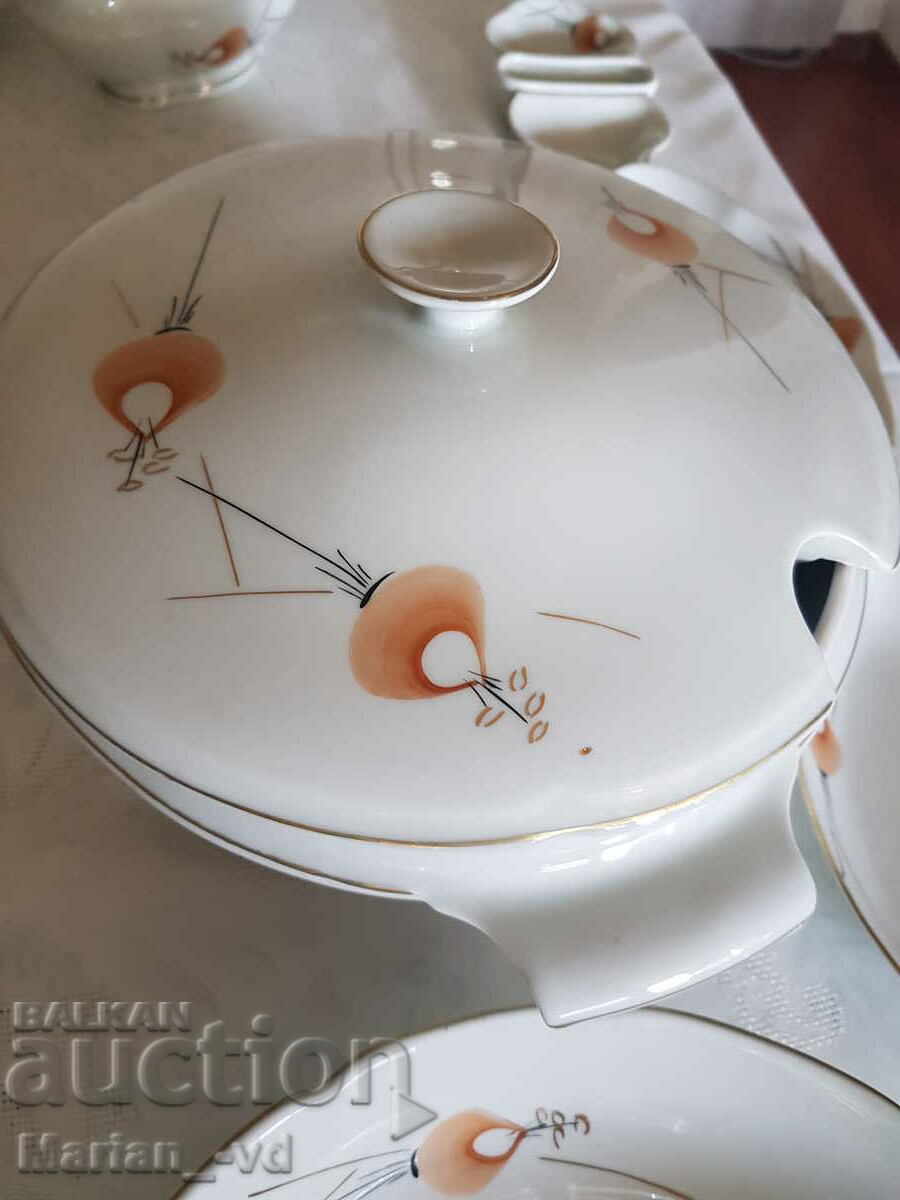 Delivery of A complete set of "Isis" porcelain dining service -25 h